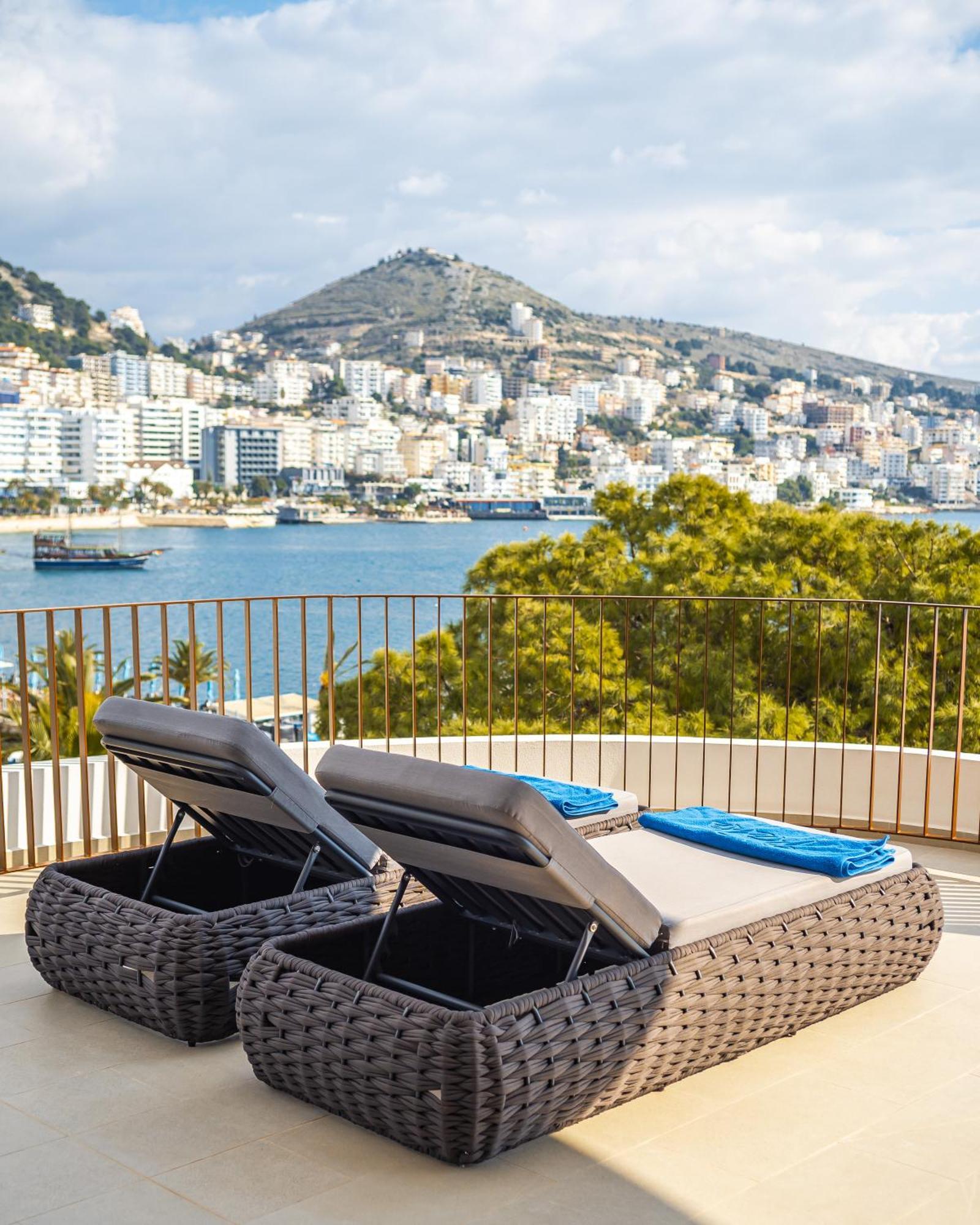 Hotel Vale Sarandë エクステリア 写真