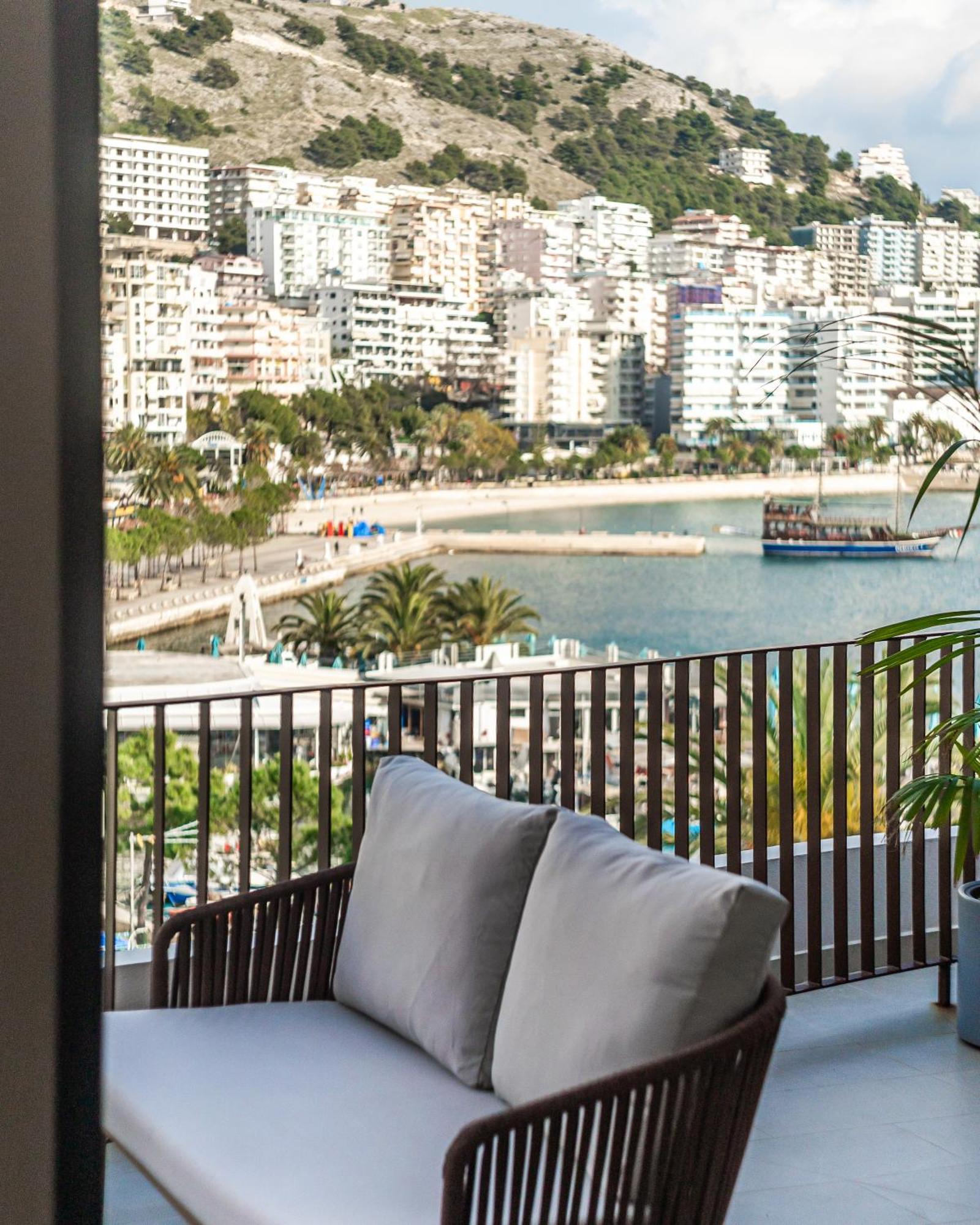Hotel Vale Sarandë エクステリア 写真
