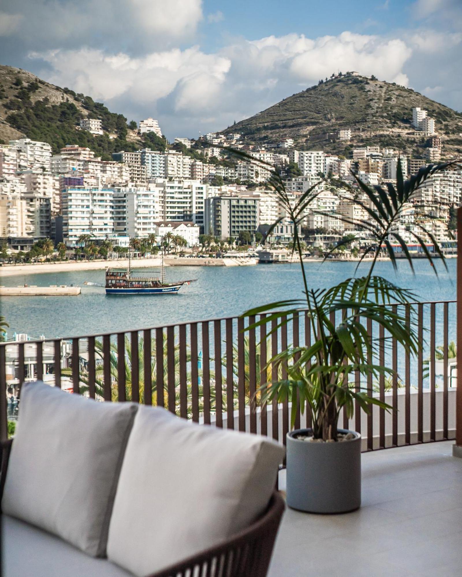 Hotel Vale Sarandë エクステリア 写真