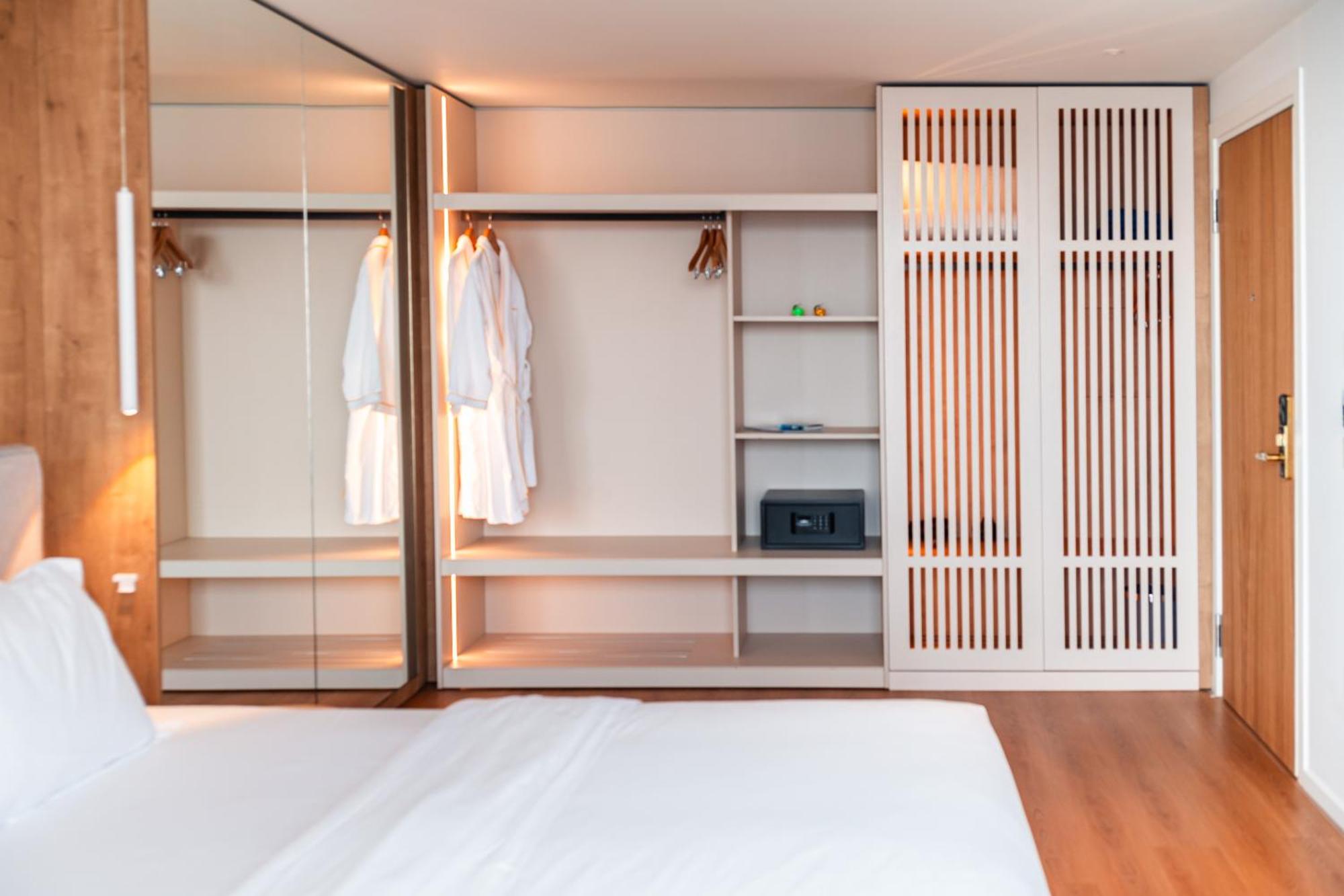Hotel Vale Sarandë エクステリア 写真