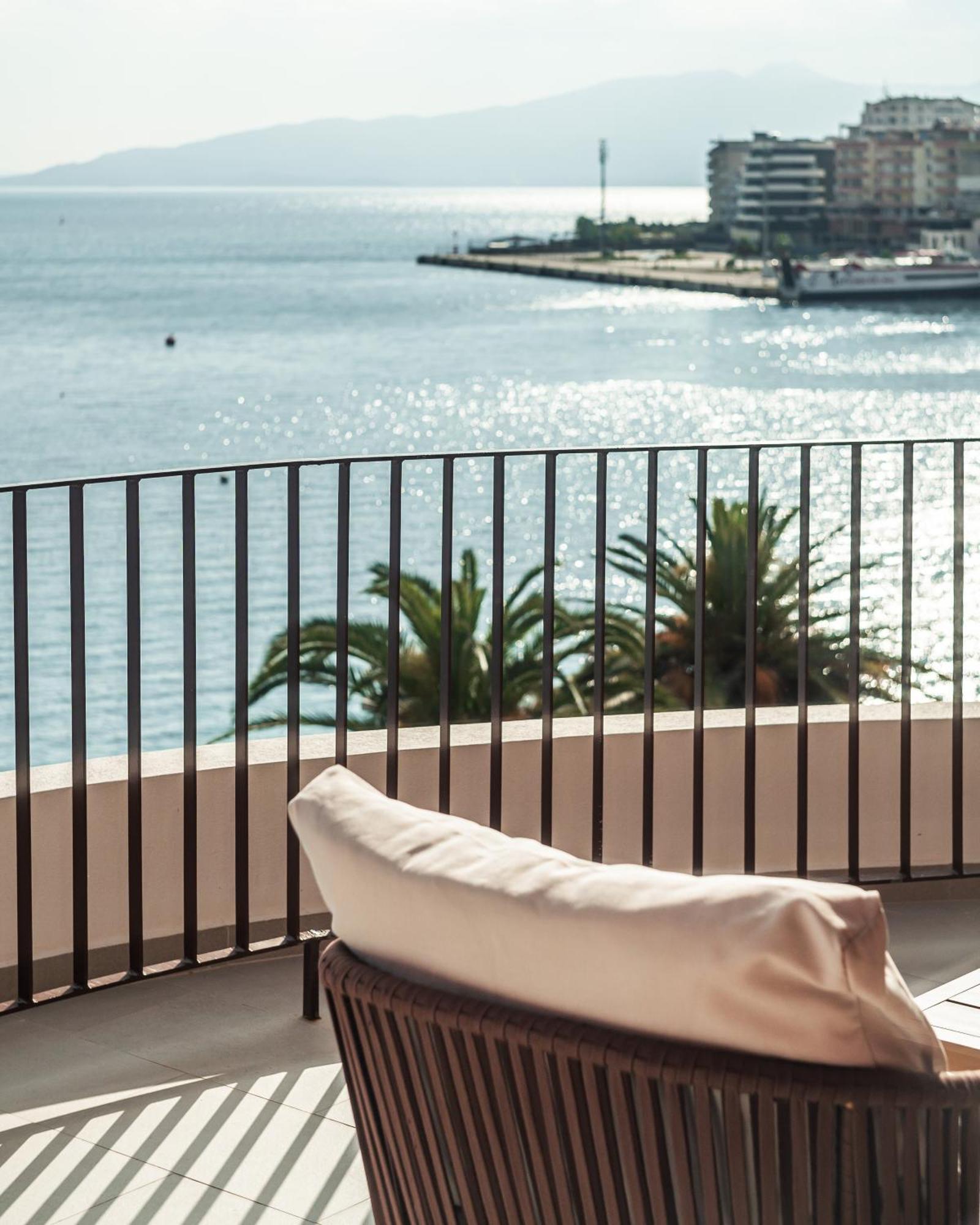 Hotel Vale Sarandë エクステリア 写真