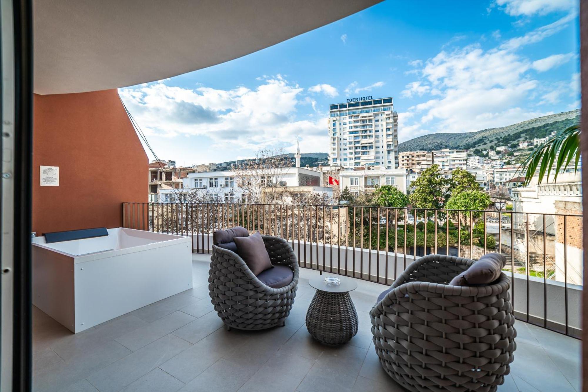 Hotel Vale Sarandë エクステリア 写真