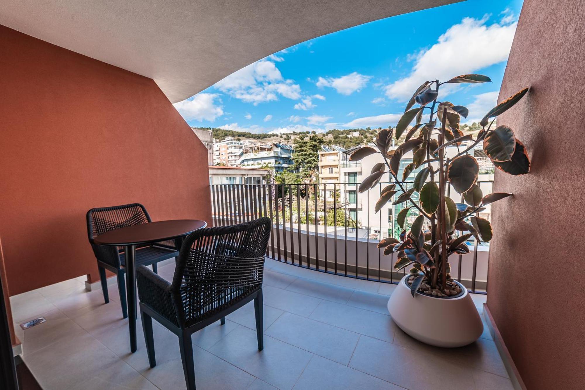 Hotel Vale Sarandë エクステリア 写真