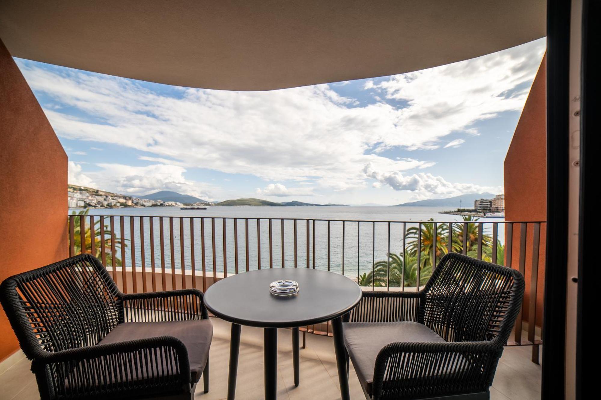 Hotel Vale Sarandë エクステリア 写真