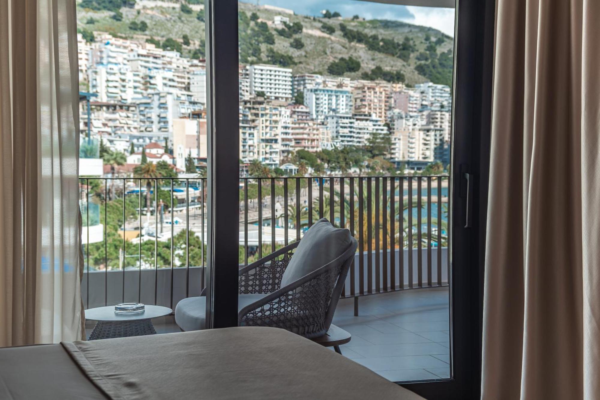 Hotel Vale Sarandë エクステリア 写真